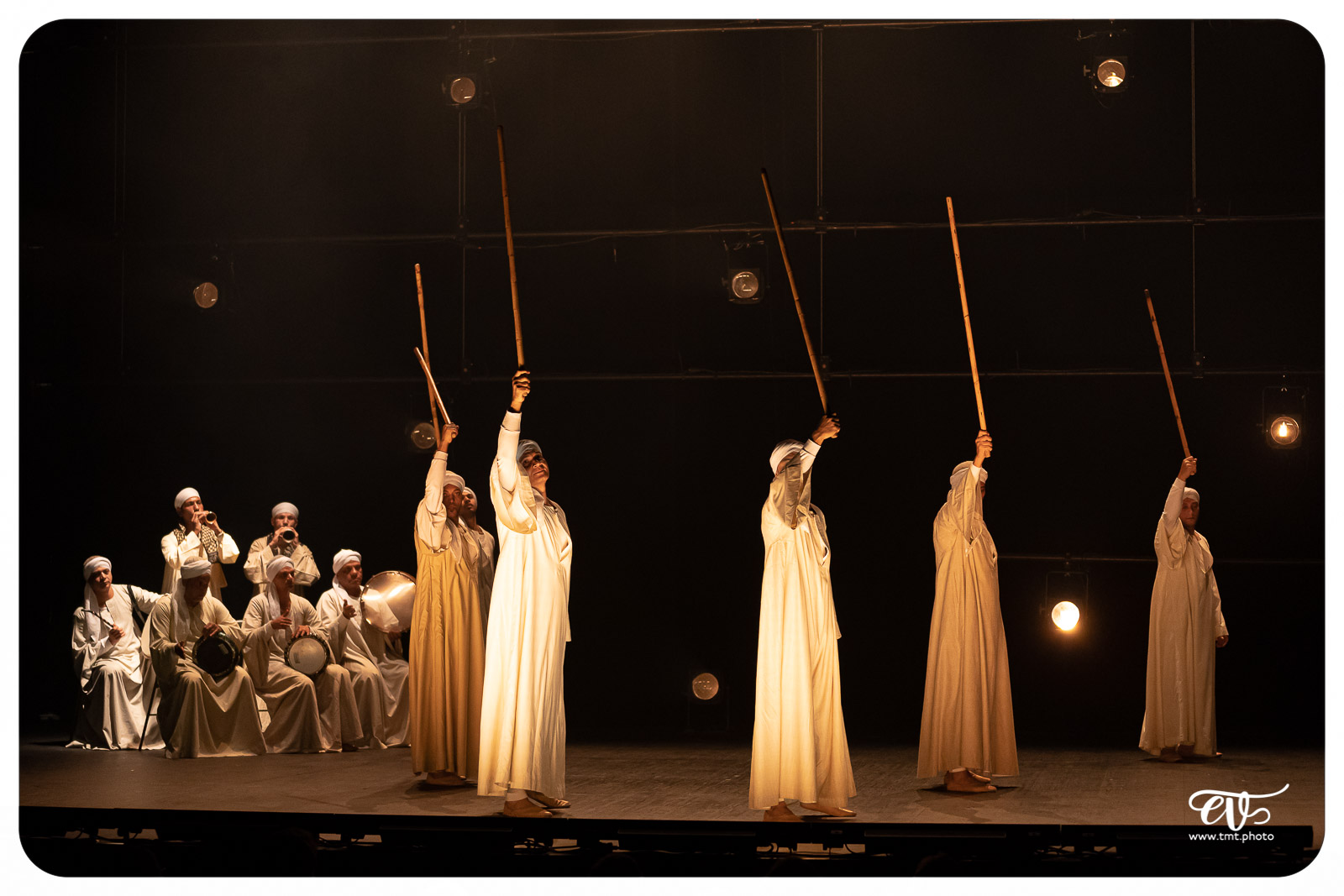 DANS LE CERCLE DES HOMMES DU NIL - CENTRE MEDHAT FAWZY DE MALLAW